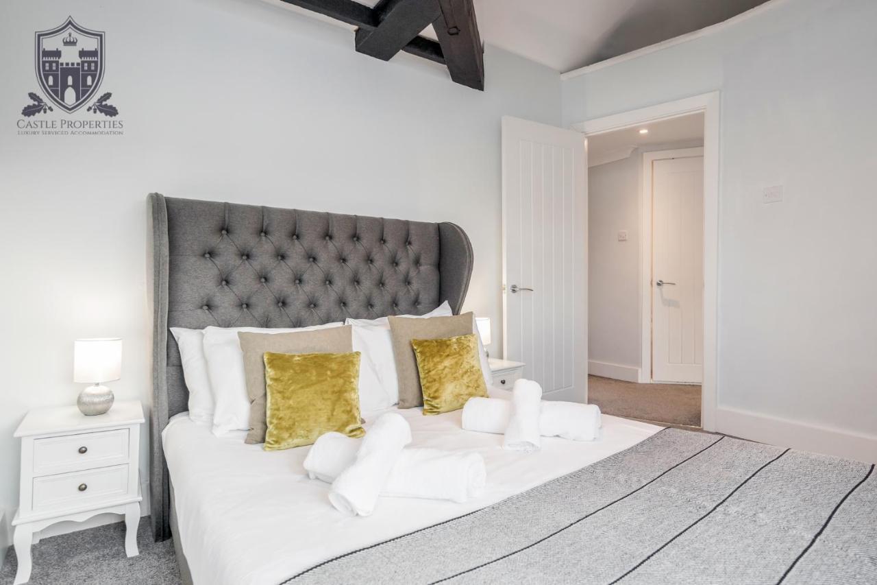 Castle Properties: The Sovereign 5 Bed Town House Windsor Eksteriør bilde