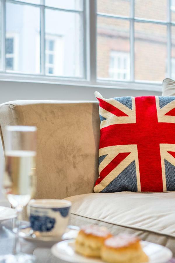 Castle Properties: The Sovereign 5 Bed Town House Windsor Eksteriør bilde