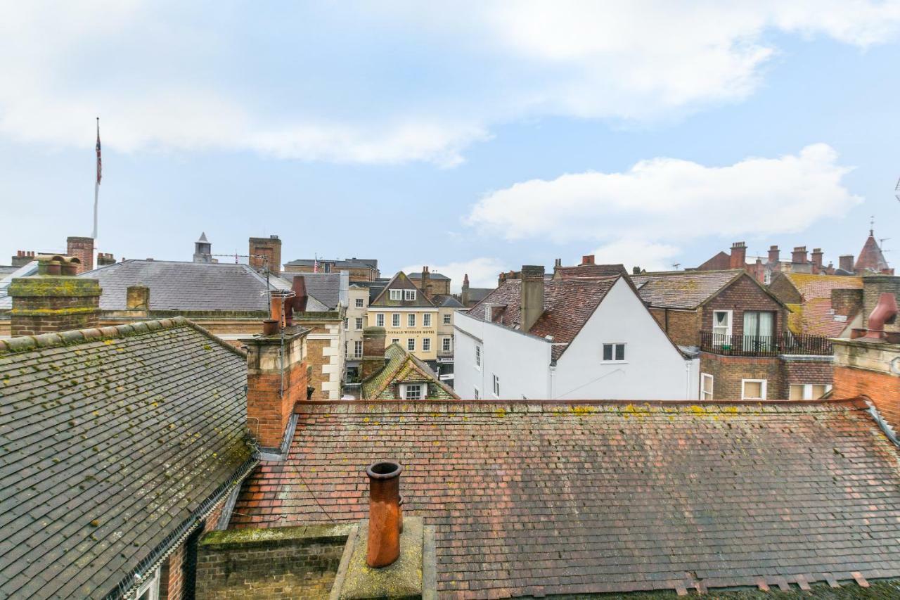 Castle Properties: The Sovereign 5 Bed Town House Windsor Eksteriør bilde