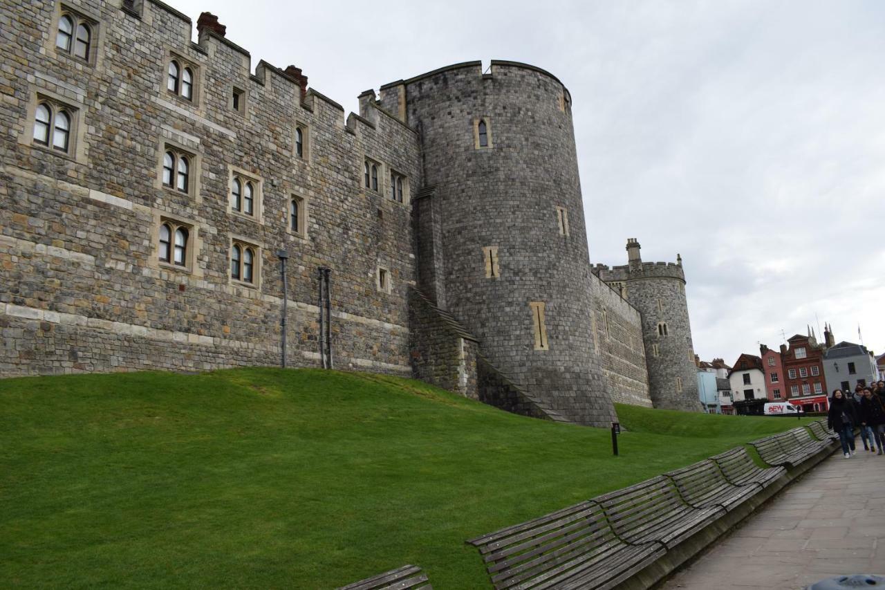 Castle Properties: The Sovereign 5 Bed Town House Windsor Eksteriør bilde